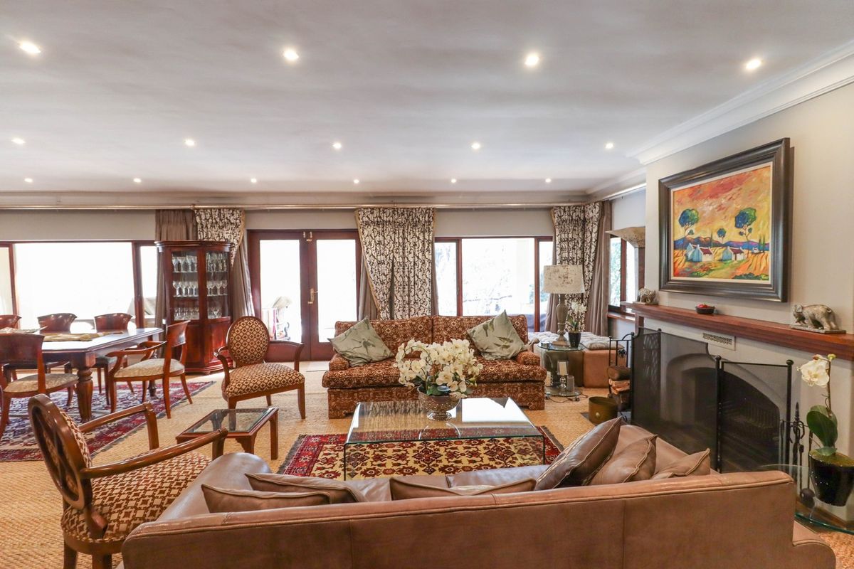 Fabulous Family Home - Space, Elegance and tranquil river views - Photo 4
