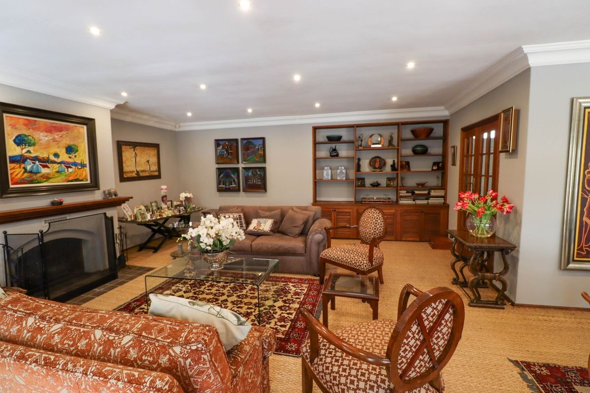 Fabulous Family Home - Space, Elegance and tranquil river views - Photo 5