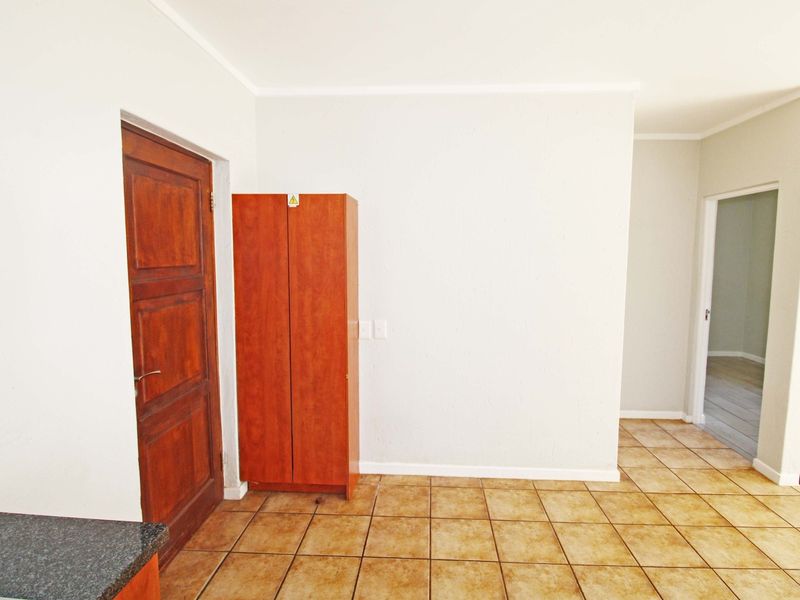 Charming 1-Bedroom, 1 Bathroom Garden Apartment for Sale in Darrenwood, Randburg - Photo 4