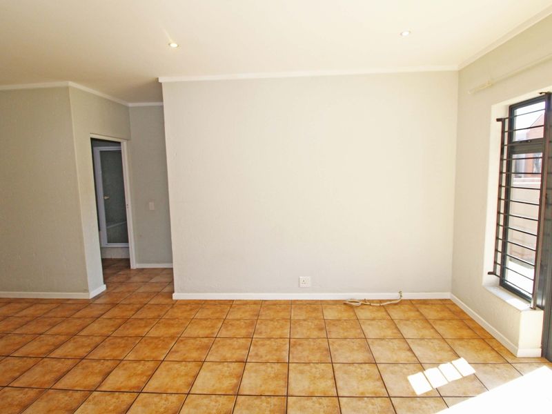 Charming 1-Bedroom, 1 Bathroom Garden Apartment for Sale in Darrenwood, Randburg - Photo 7