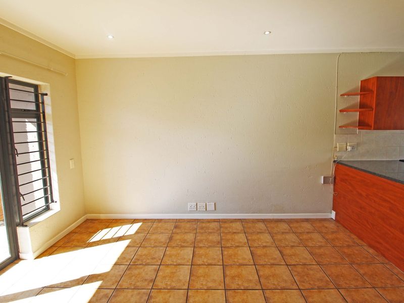 Charming 1-Bedroom, 1 Bathroom Garden Apartment for Sale in Darrenwood, Randburg - Photo 6