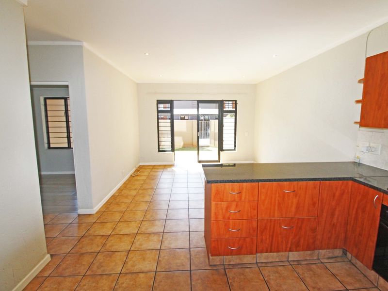 Charming 1-Bedroom, 1 Bathroom Garden Apartment for Sale in Darrenwood, Randburg - Photo 3