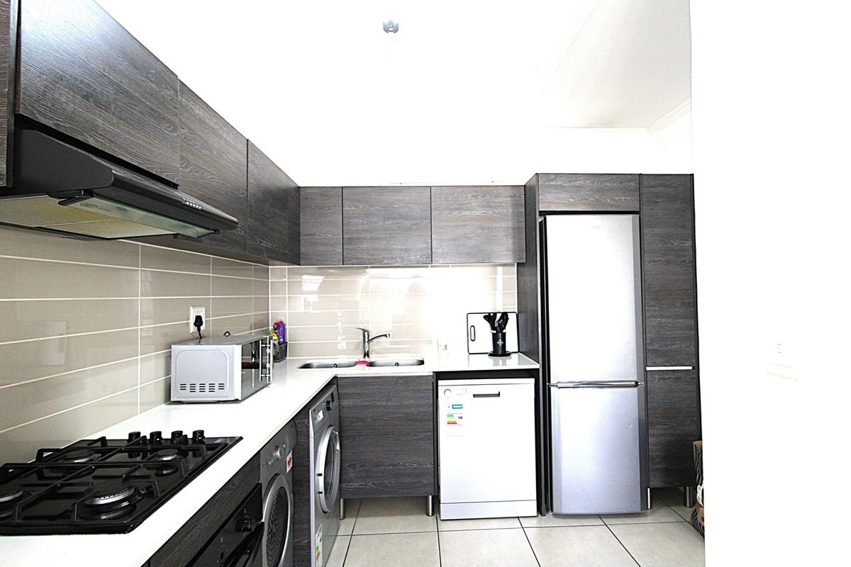 1 Bed 1 Bath - Photo 2
