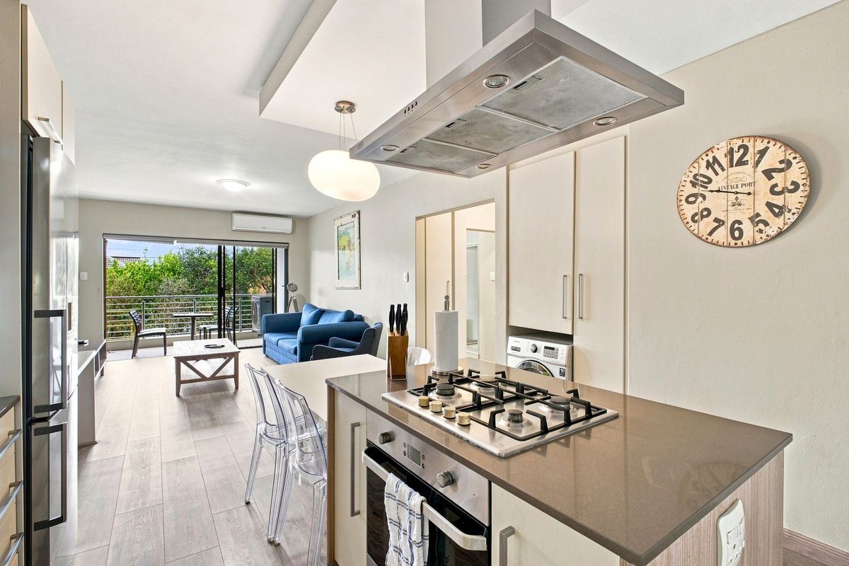 Modern 2-Bed, 2-Bath Apartment | Airbnb-Friendly | Bryanston - Photo 3