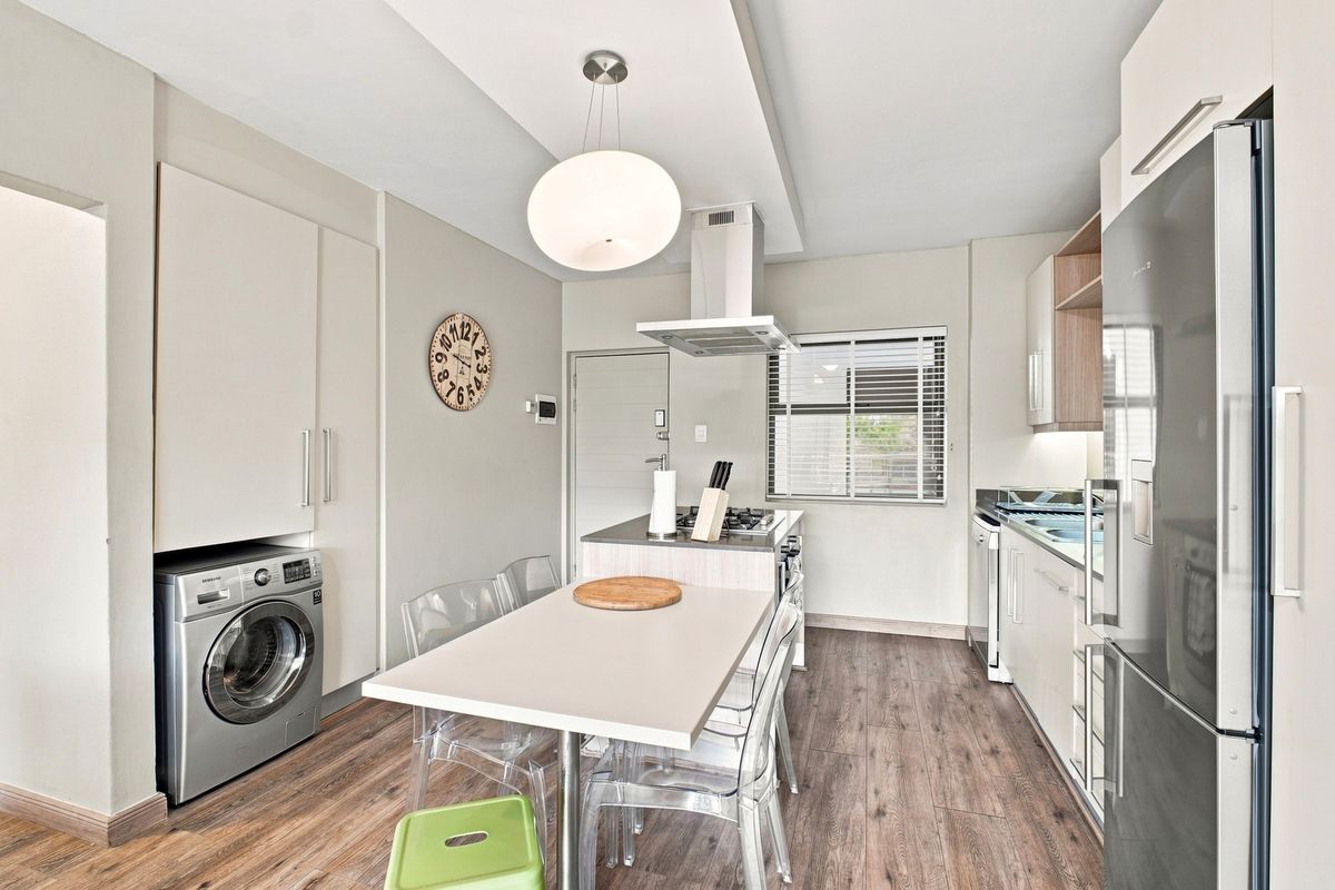 Modern 2-Bed, 2-Bath Apartment | Airbnb-Friendly | Bryanston - Photo 4