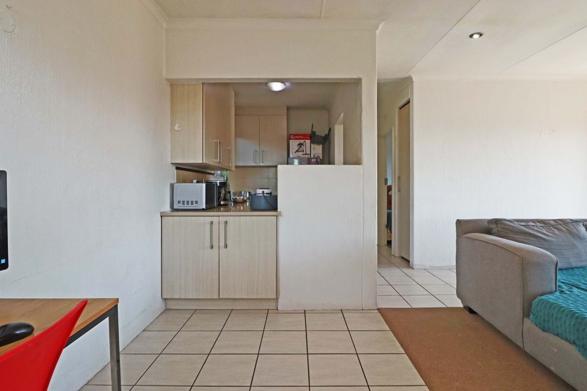 Charming 1-Bedroom Apartment for Sale in Edenburg - Photo 5