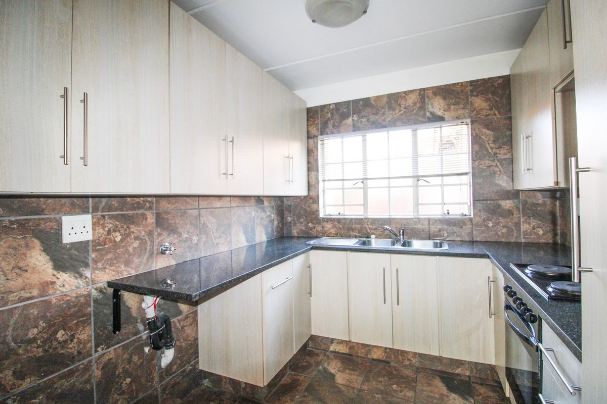 2-Bedroom Apartment With A Touch Of Old-World Charm - Photo 4