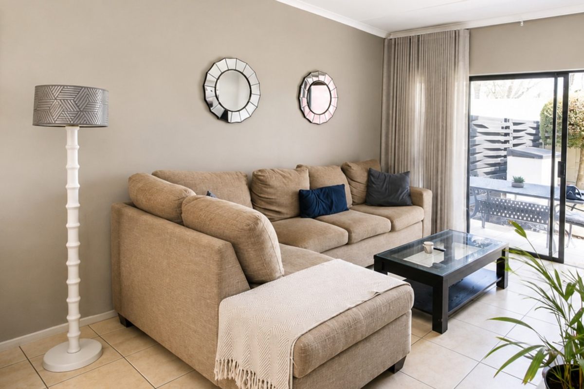 Modern 2-Bed Garden Townhouse – Perfect for First-Time Buyers & Investors - Photo 5