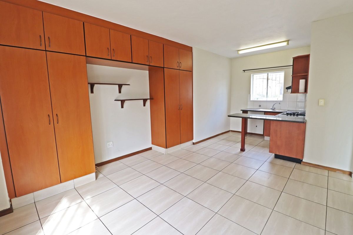 Charming One-Bedroom Ground-Floor Apartment in Ferndale - Photo 5