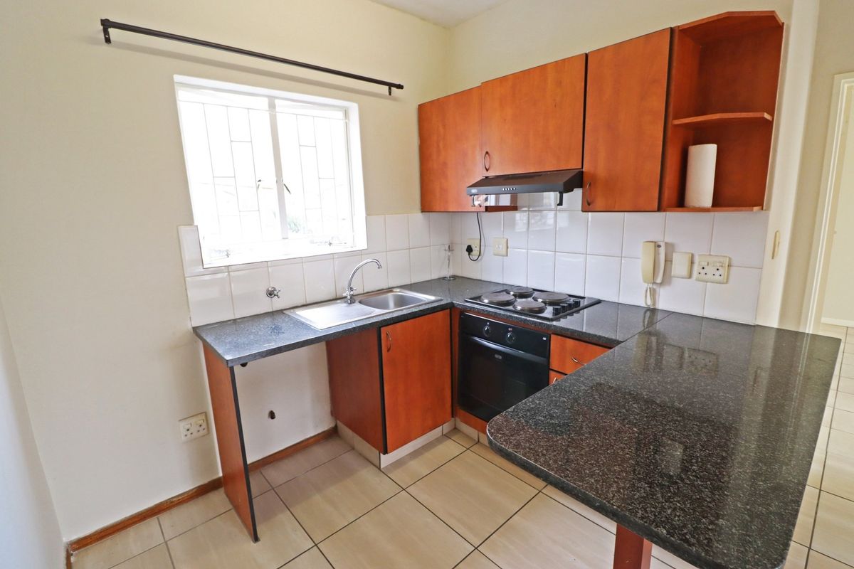 Charming One-Bedroom Ground-Floor Apartment in Ferndale - Photo 4