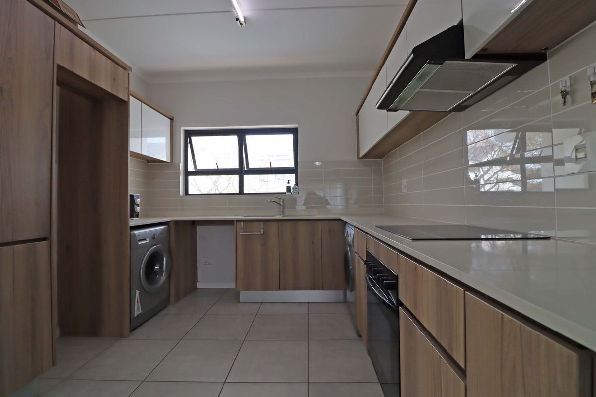 2 bed 2 bath Apartment - Photo 2