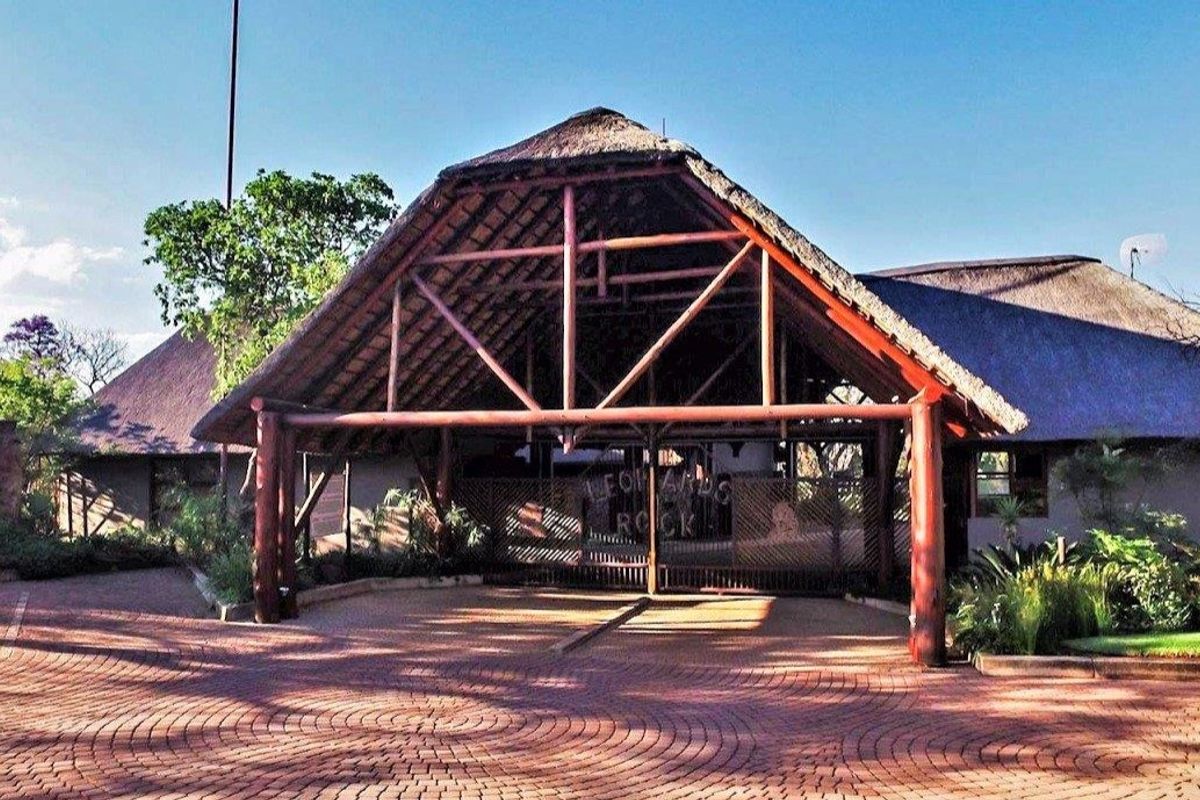 Breath taking stand in the beautiful Leopard's Rock Wildlife Estate - Photo 2