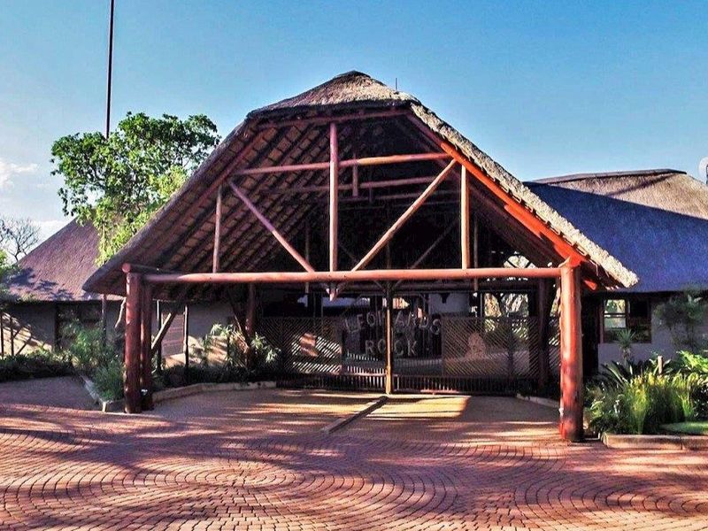 Breath taking stand in the beautiful Leopard's Rock Wildlife Estate - Photo 2