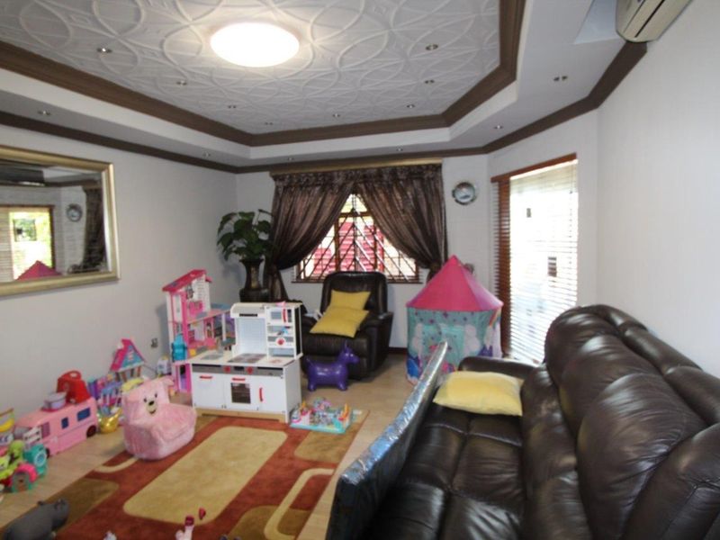 Your dream house is waiting for you!! - Photo 10