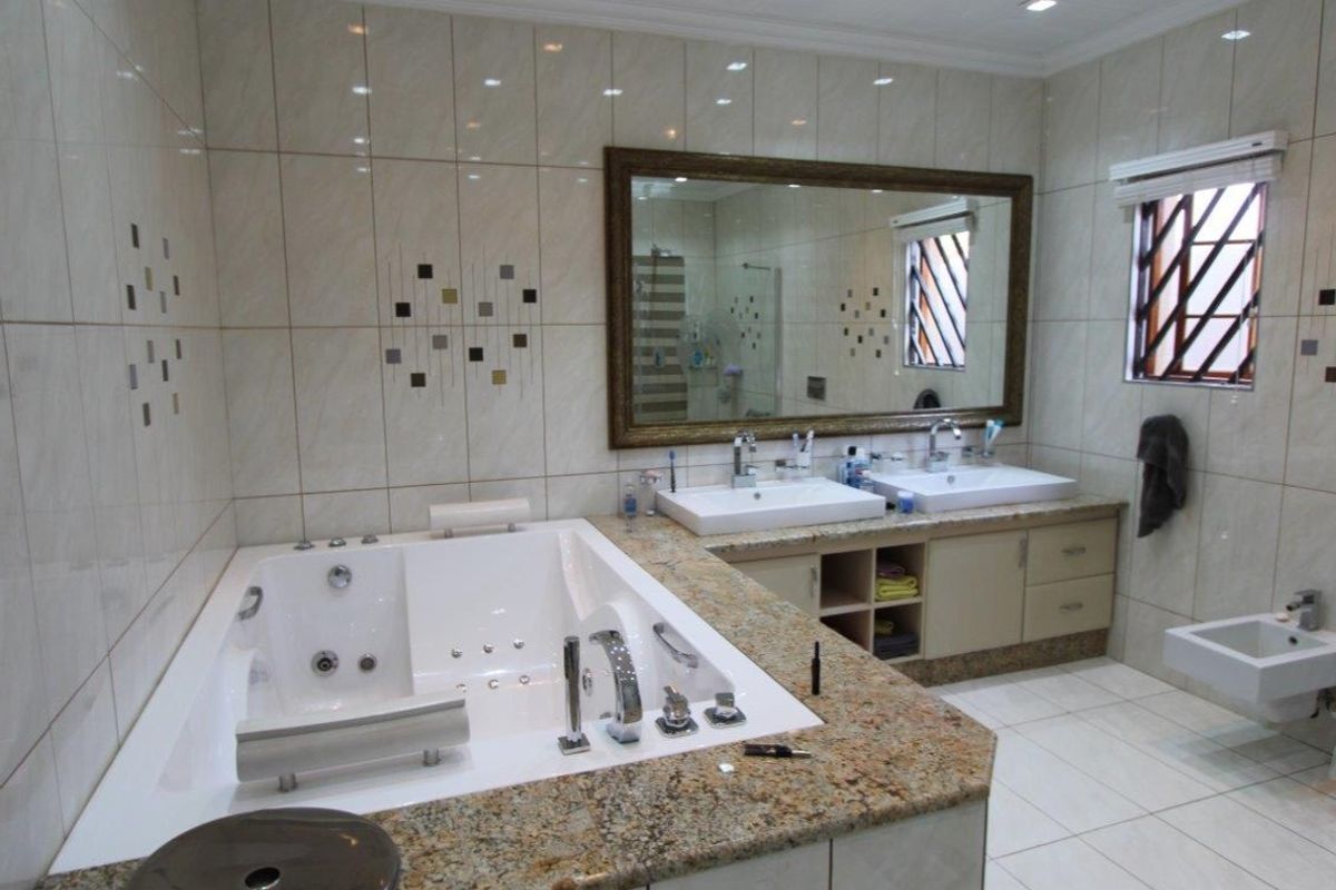 Your dream house is waiting for you!! - Photo 3