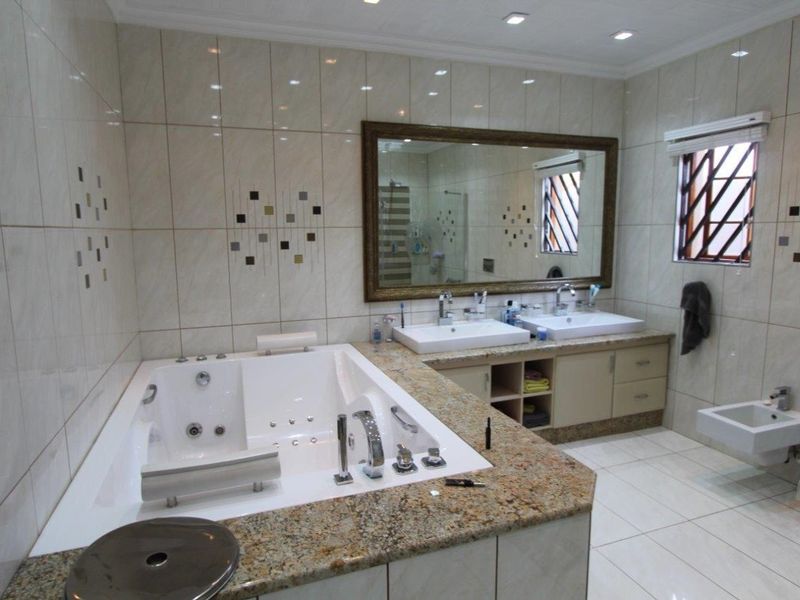 Your dream house is waiting for you!! - Photo 3