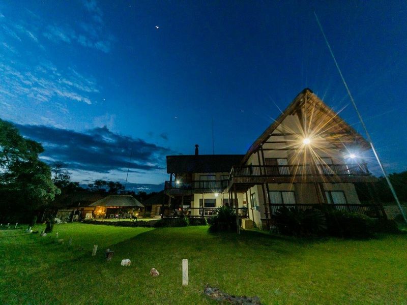 BEAUTIFUL HOUSE WITH 3 SELF CATERING CHALETS OR 3 RENTALS - Photo 4