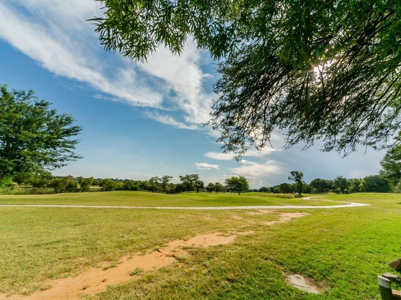 BEAUTIFUL HOUSE WITH 3 SELF CATERING CHALETS OR 3 RENTALS - Photo 9