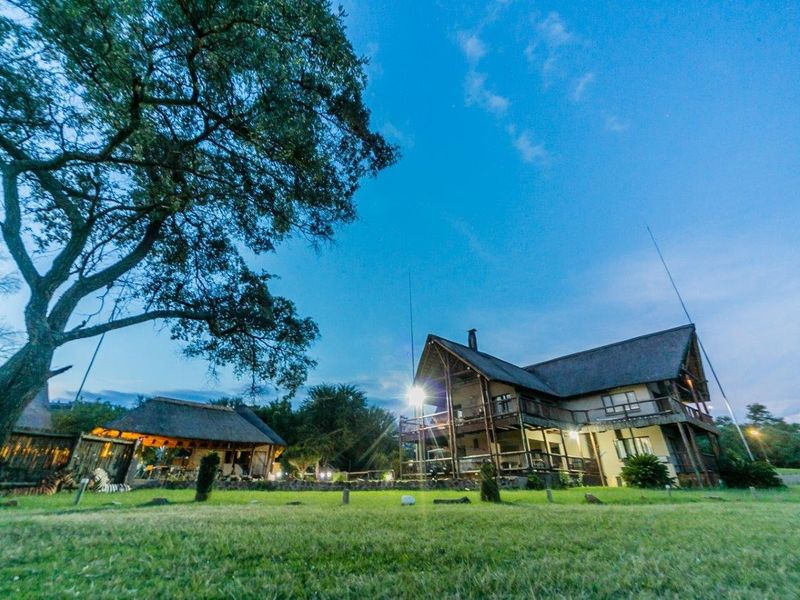 BEAUTIFUL HOUSE WITH 3 SELF CATERING CHALETS OR 3 RENTALS - Photo 3