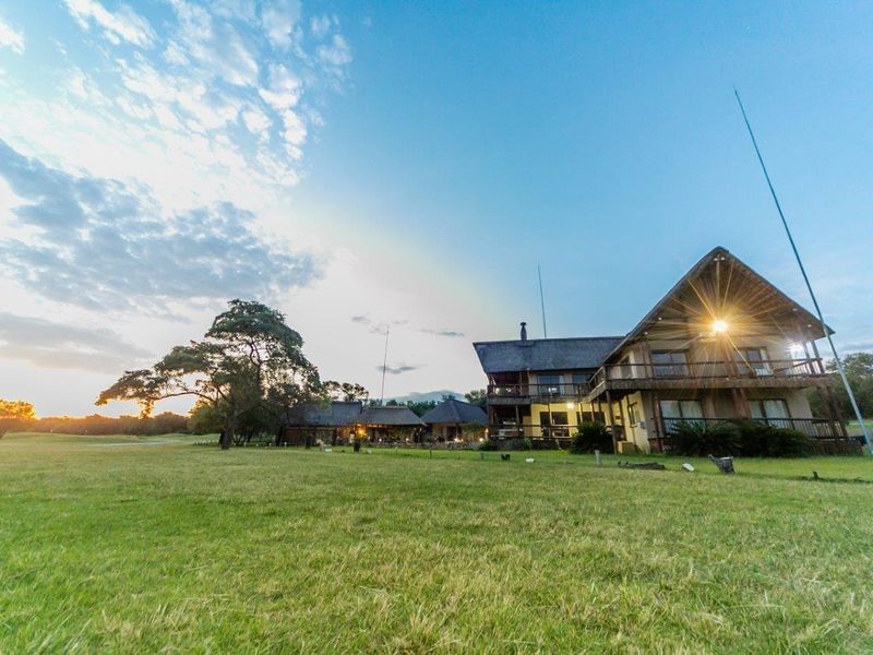 BEAUTIFUL HOUSE WITH 3 SELF CATERING CHALETS OR 3 RENTALS - Photo 2