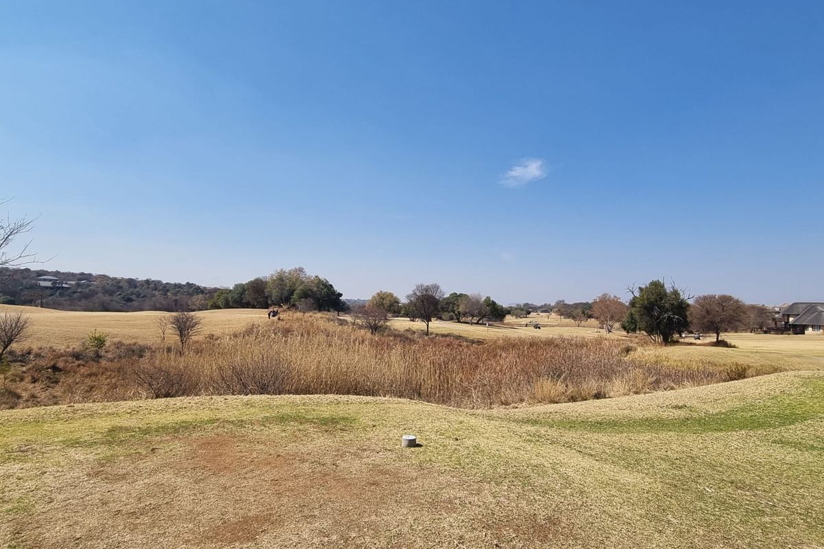 On the golf course - Photo 2