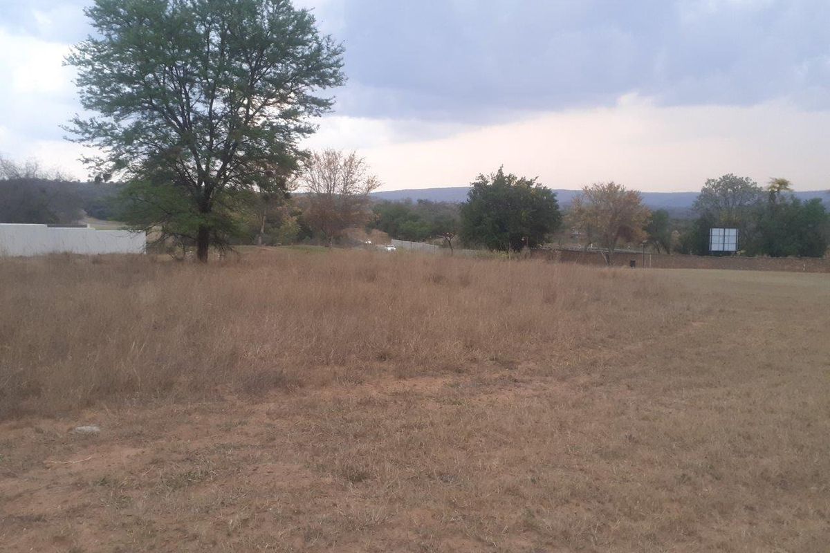 On the golf course - Photo 3