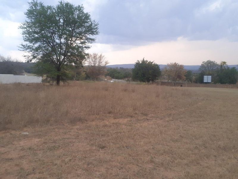 On the golf course - Photo 3