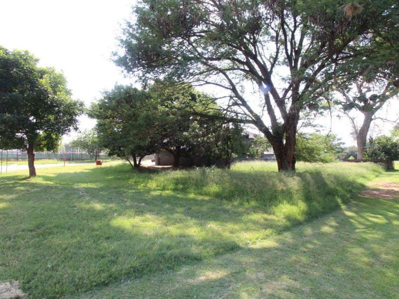 EXCLUSIVE Tapered Golf Course Stand For Sale! - Photo 6