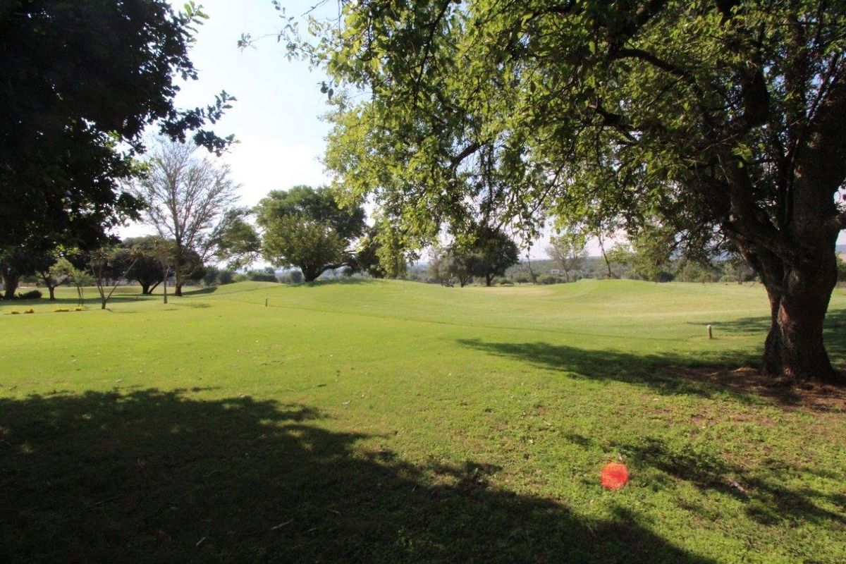 EXCLUSIVE Tapered Golf Course Stand For Sale! - Photo 3