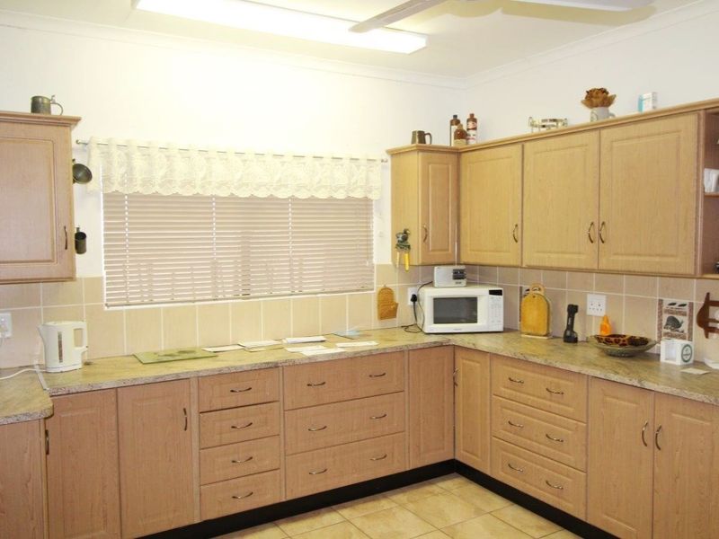 This little gem offers the most beautiful view of Kranskop Mountain in the area. - Photo 7