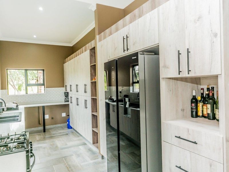 Bushveld Exclusive River and Golf View Buy this Asset with Long term Rental! - Photo 8