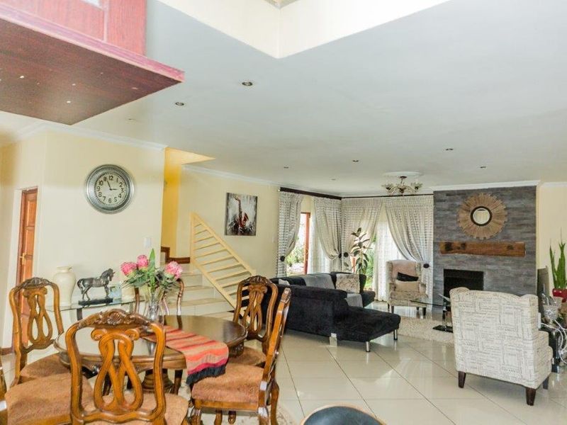 INVESTOR FIXER UPPER! - Photo 8