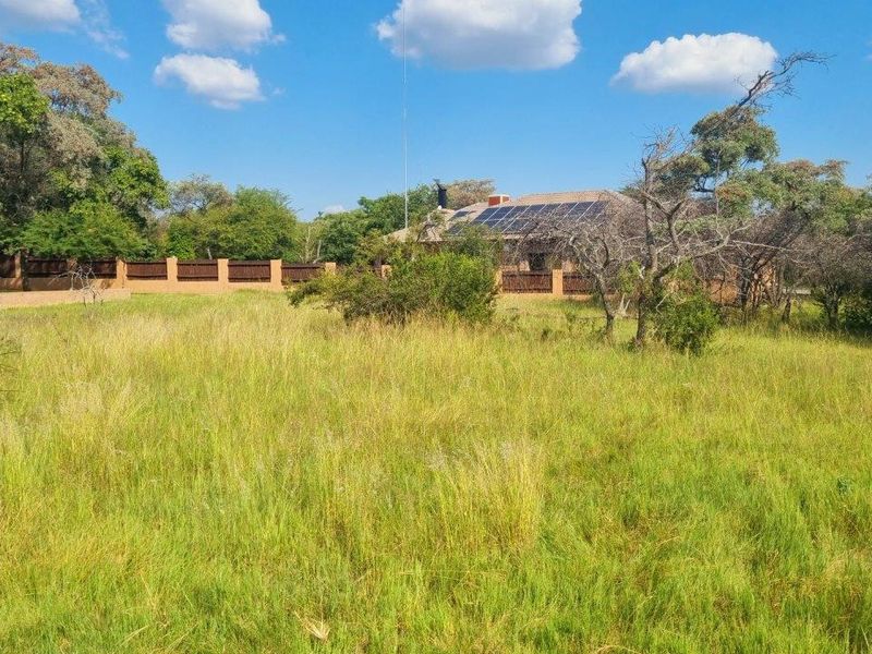 BUSHVELD BLISS: YOUR SANCTUARY AMIDST NATURE - Photo 8