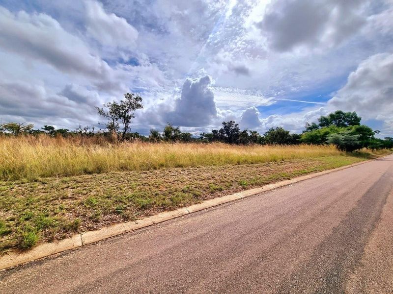 Euphoria’s Tranquil Oasis: A Blank Canvas Awaits - Photo 10