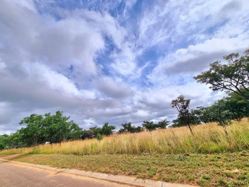 Euphoria’s Tranquil Oasis: A Blank Canvas Awaits - Photo 8