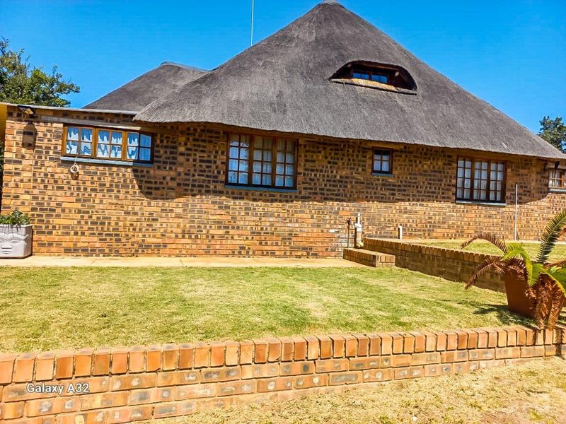 WATERBERG/NABOOMSPRUIT PREMIER FARM - A BUSINESS OF AGRICULTURAL RICHNESS AND NATURAL SPLENDOR - Photo 10