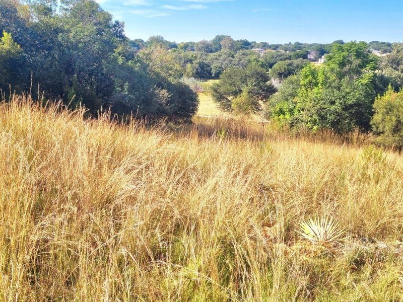 Panoramic Perfection: Expansive Stand on Prestigious Hilltop Golf View - Photo 9