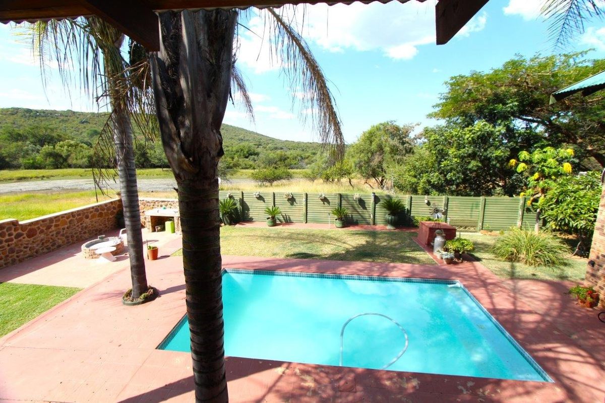 BARGAIN - ESCAPE TO NATURE'S EMBRACE-YOUR FARM RETREAT AMIDST ABUNDANT WILDLIFE IN MODIMOLE - Photo 5