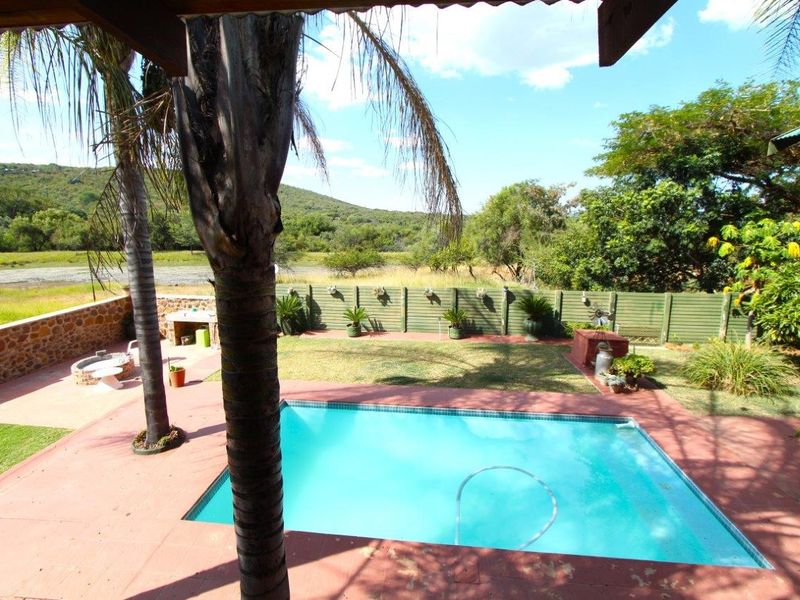 BARGAIN - ESCAPE TO NATURE'S EMBRACE-YOUR FARM RETREAT AMIDST ABUNDANT WILDLIFE IN MODIMOLE - Photo 5