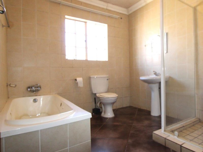 Beautifull 3 bedroom home close to the hospital - Photo 10