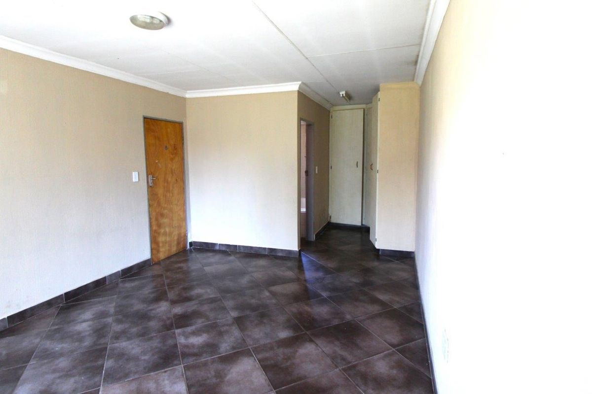 Beautifull 3 bedroom home close to the hospital - Photo 4