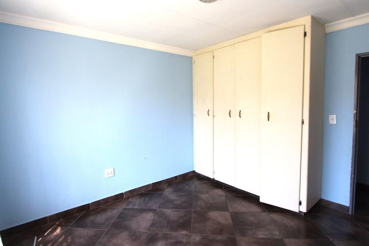 Beautifull 3 bedroom home close to the hospital - Photo 5