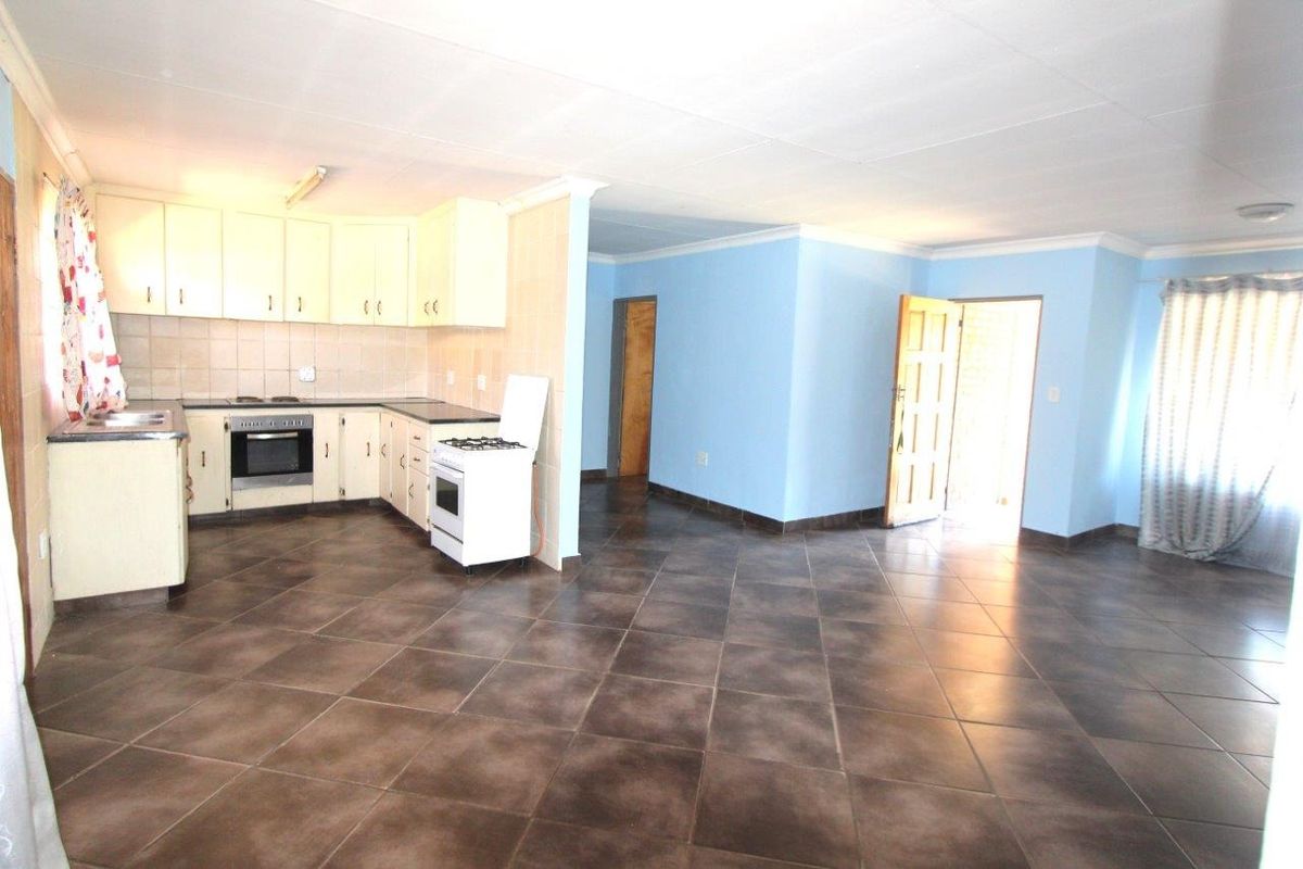 Beautifull 3 bedroom home close to the hospital - Photo 3