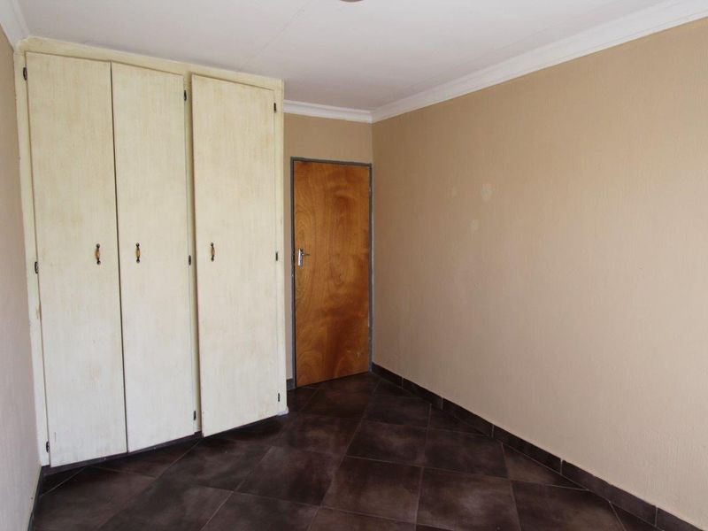Beautifull 3 bedroom home close to the hospital - Photo 9