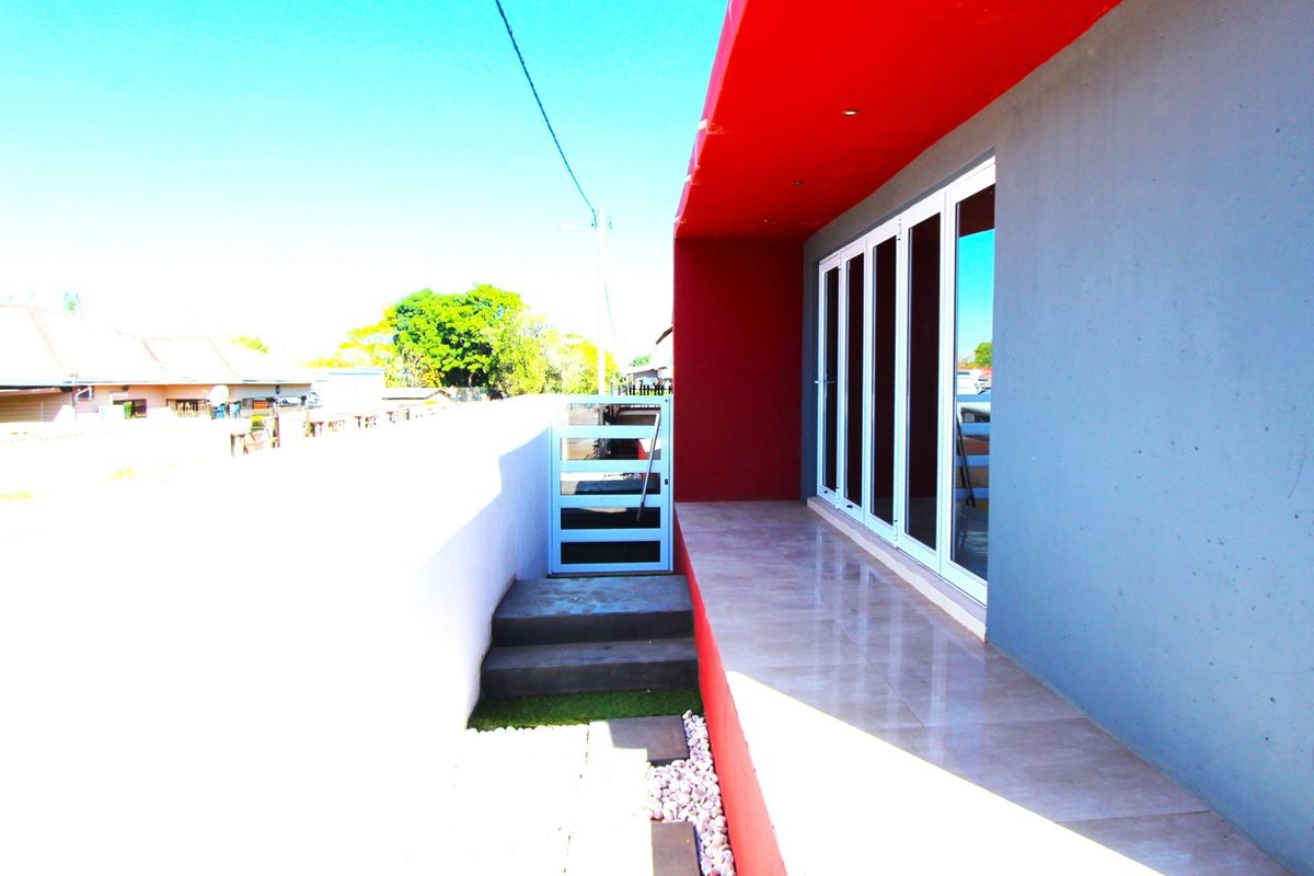 A BEAUTIFUL THREE BEDROOM HOUSE IN PHAGAMENG - Photo 2