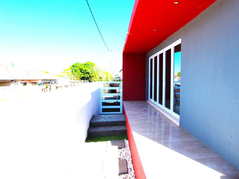 A BEAUTIFUL THREE BEDROOM HOUSE IN PHAGAMENG - Photo 2