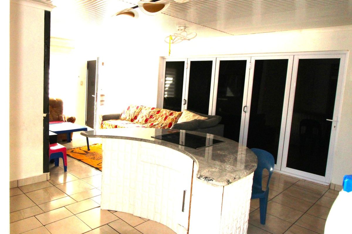 A BEAUTIFUL THREE BEDROOM HOUSE IN PHAGAMENG - Photo 4