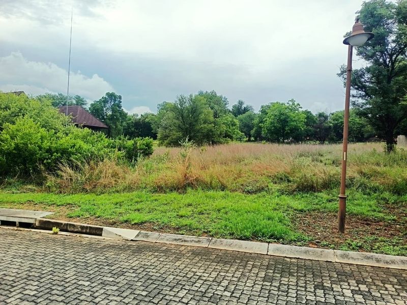 VALUE-BUY BUSHVELD STAND WITH READY-MADE PRIVACY WALL - Photo 4