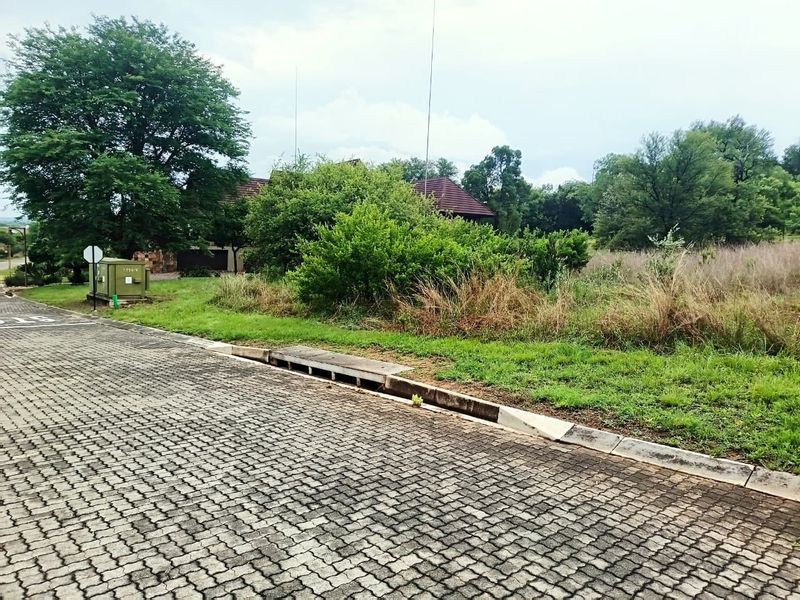 VALUE-BUY BUSHVELD STAND WITH READY-MADE PRIVACY WALL - Photo 7