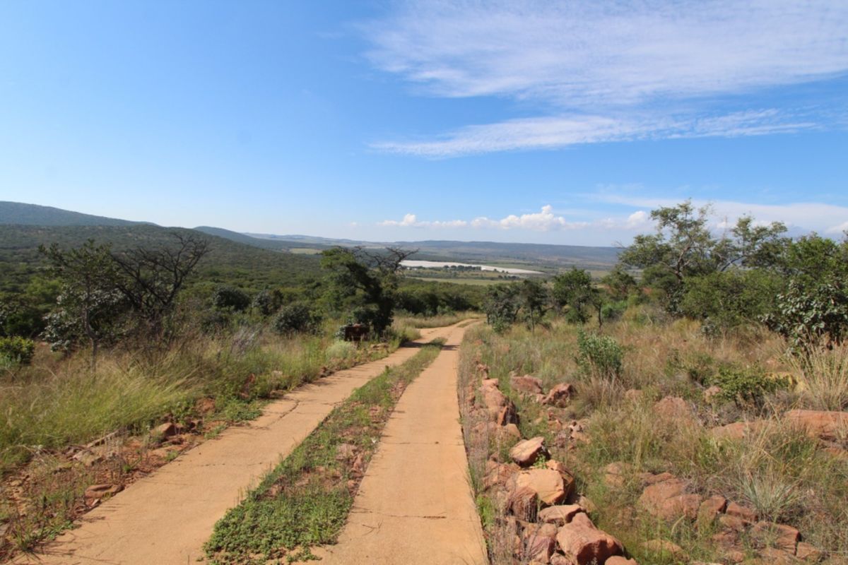 Seize Your Slice of Paradise: Prime 1.2 Hectare Plot in Boschoek Mountain Estate - Photo 4